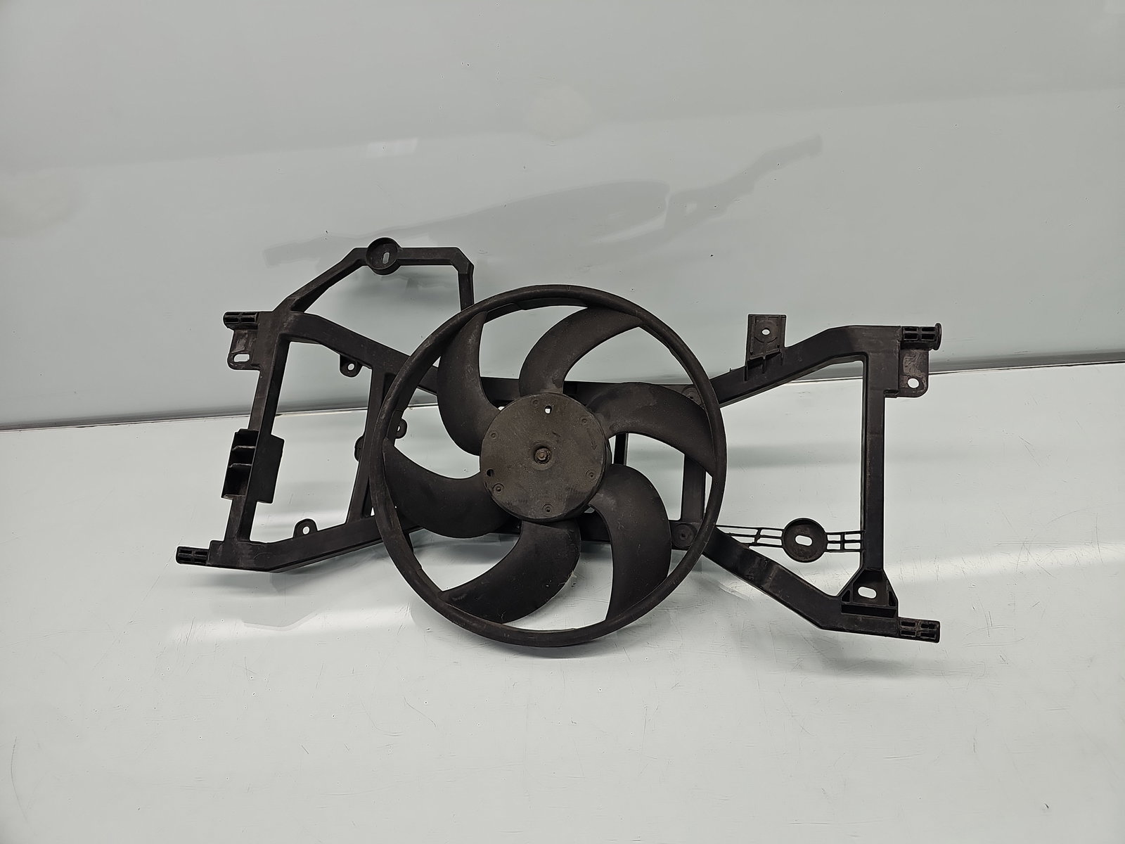 Electroventilator Dacia Sandero 2 Stepway [Fabr 2012-prezent] 214810048R 0.9 Benz H4B400 66KW / 90CP - imagine 2