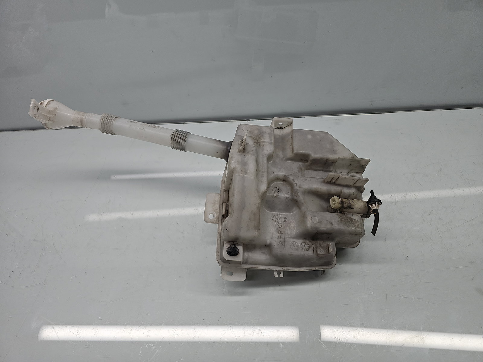 Vas lichid parbriz MITSUBISHI Outlander III [Fabr 2012-2014] OEM - imagine 1