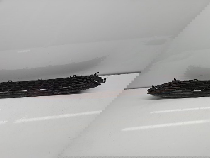 Grila bara fata Volkswagen Polo (6R) [Fabr 2009-2016] 6R0853677A