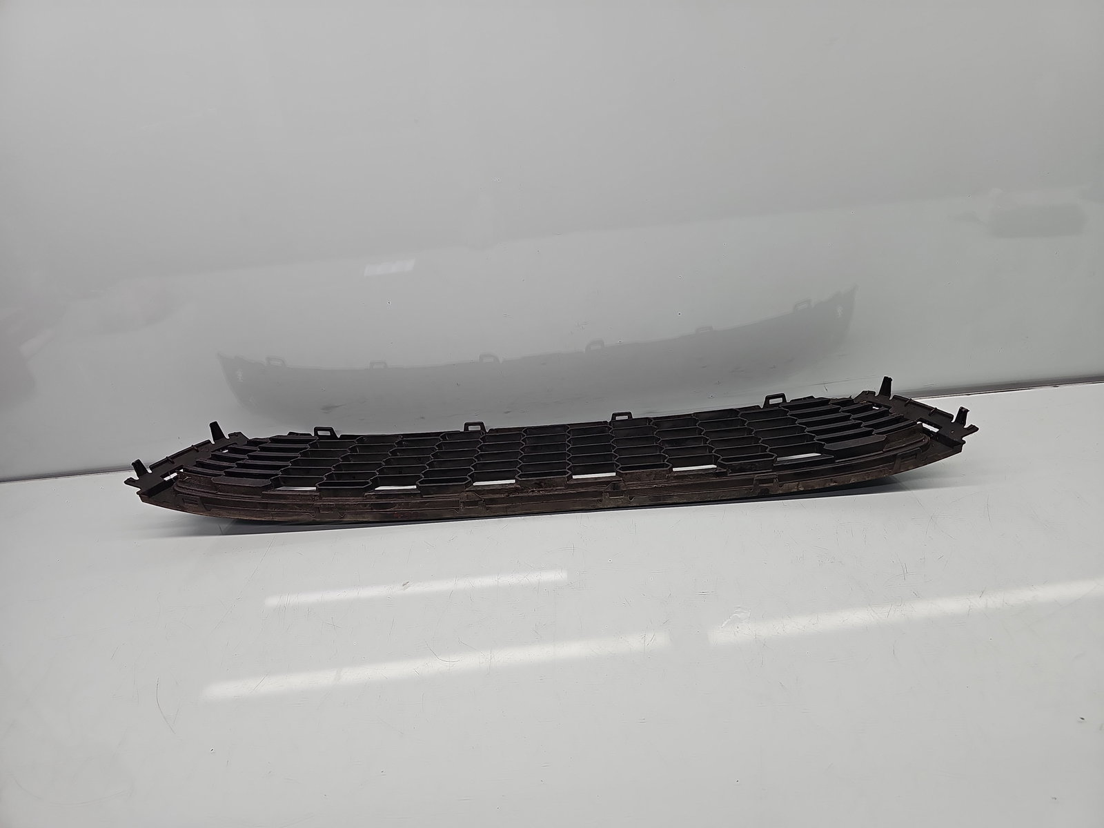 Grila bara fata Volkswagen Polo (6R) [Fabr 2009-2016] 6R0853677A - imagine 3