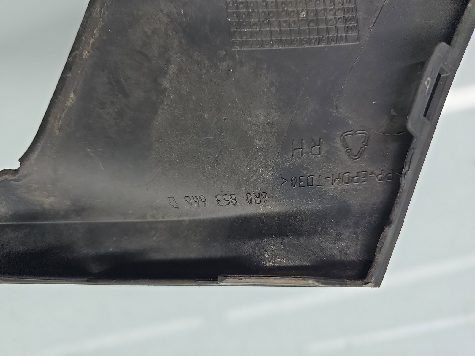 Grila proiector dreapta Volkswagen Polo (6R) [Fabr 2009-2016] 6R0853666D - imagine 5