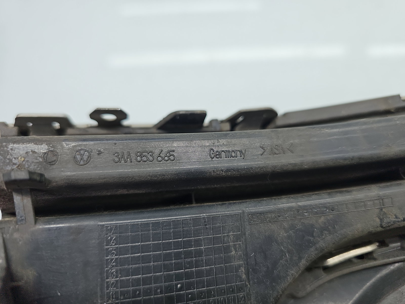 Grila proiector stanga Volkswagen Passat B7 (365) Variant [Fabr 2010-2014] 3AA853665 - imagine 5