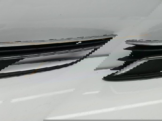 Grila proiector dreapta Volkswagen Passat B7 (365) Variant [Fabr 2010-2014] 3AA853666