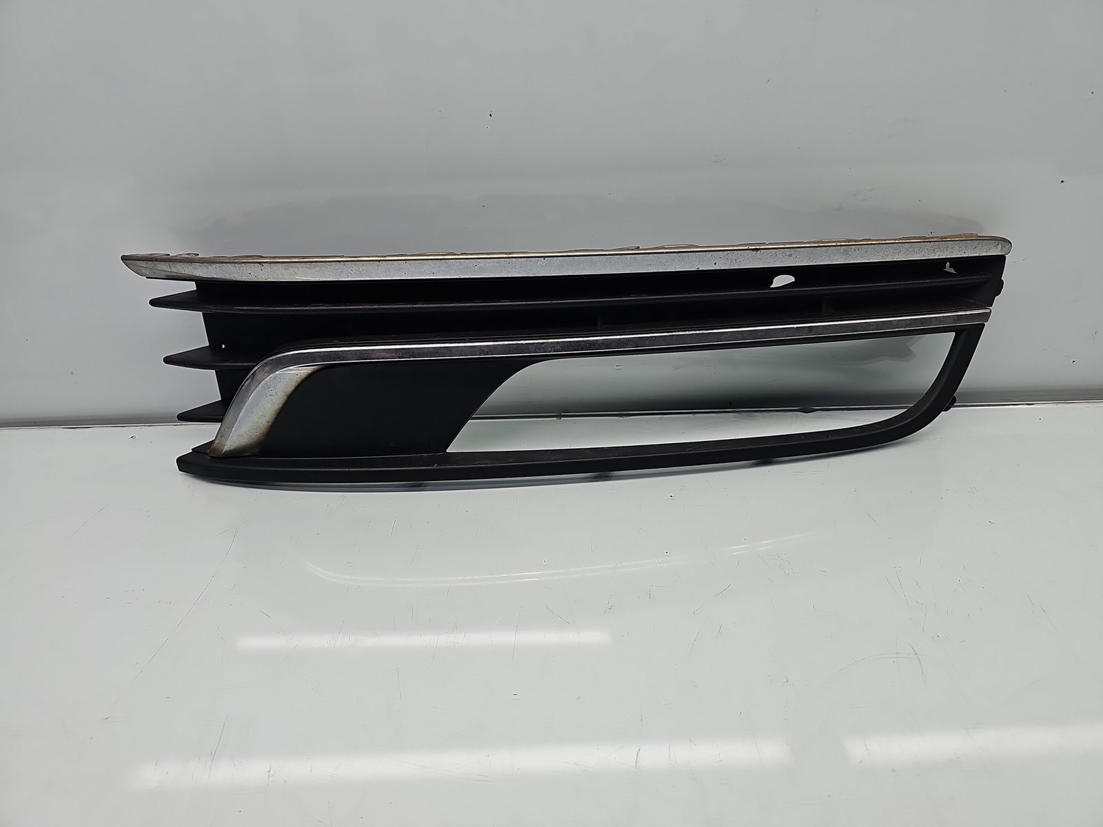 Grila proiector dreapta Volkswagen Passat B7 (365) Variant [Fabr 2010-2014] 3AA853666 - imagine 3