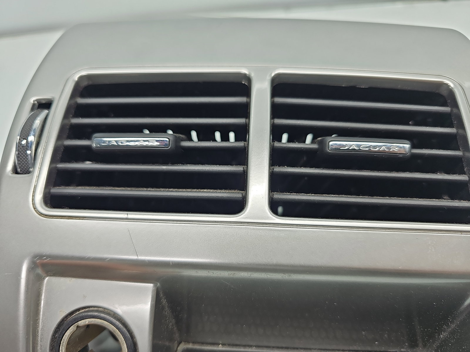 Grila aerisire spate Jaguar XF (X250) [Fabr 2008-2015] Facelift AX23-67846-A - imagine 2