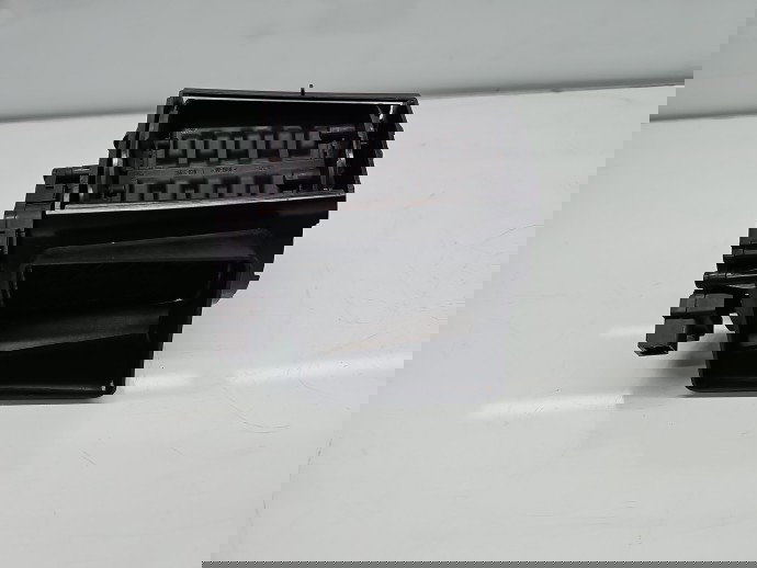 Grila aerisire stanga Jaguar XF (X250) [Fabr 2008-2015] Facelift 6615-000