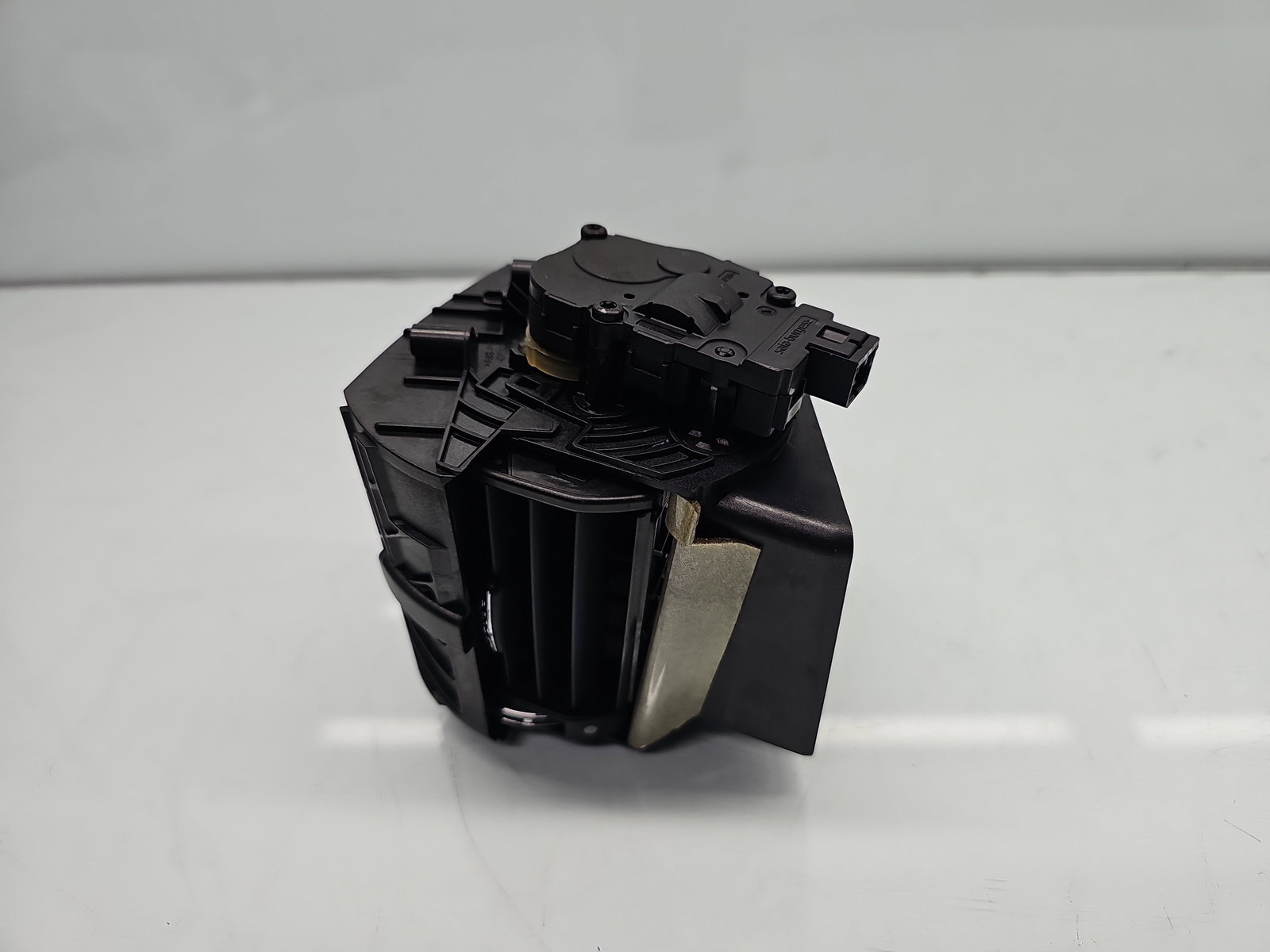 Grila aerisire stanga Jaguar XF (X250) [Fabr 2008-2015] Facelift 6615-000 - imagine 6