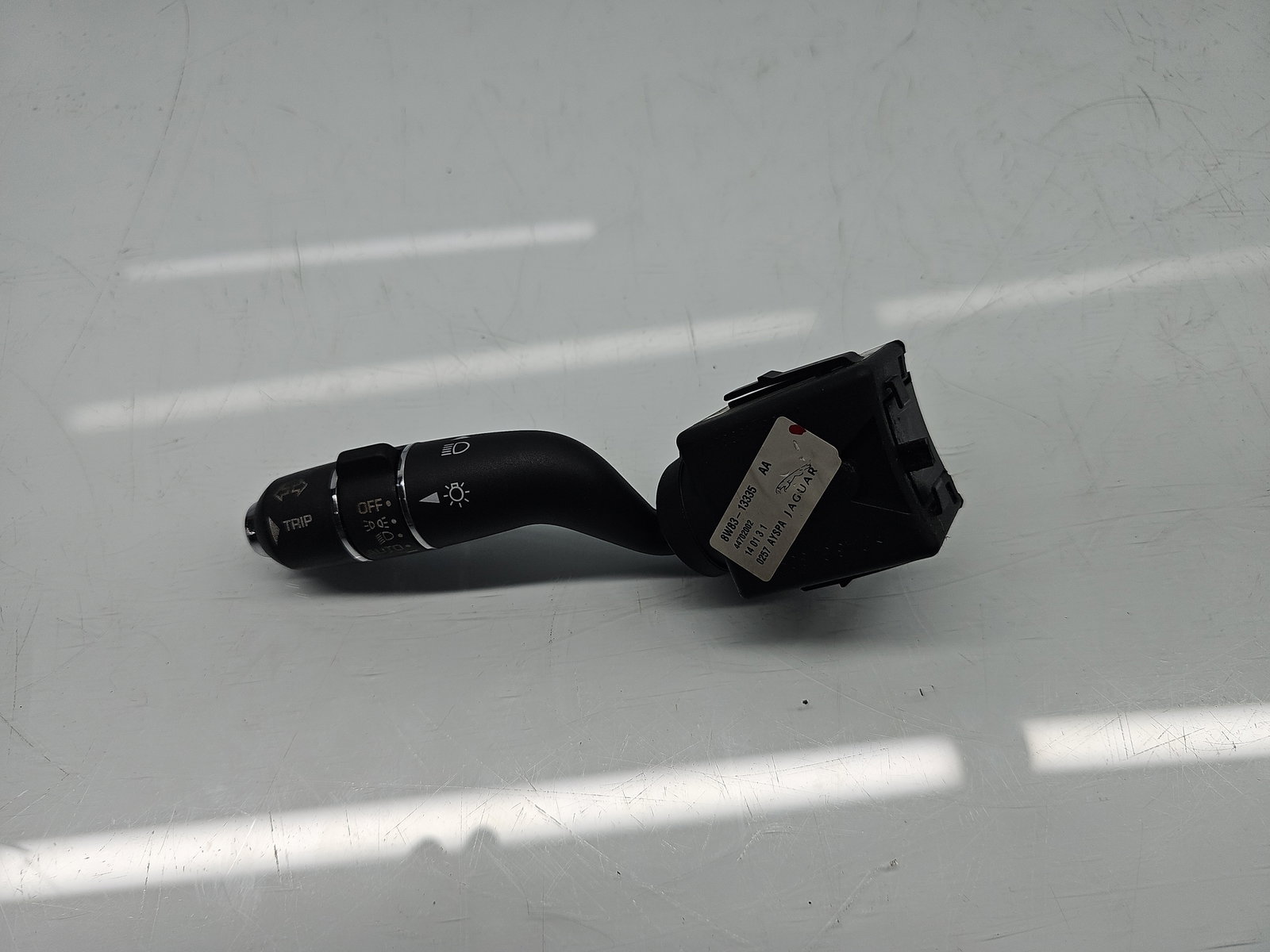 Maneta semnalizare Jaguar XF (X250) [Fabr 2008-2015] Facelift 8W83-13335AA - imagine 1