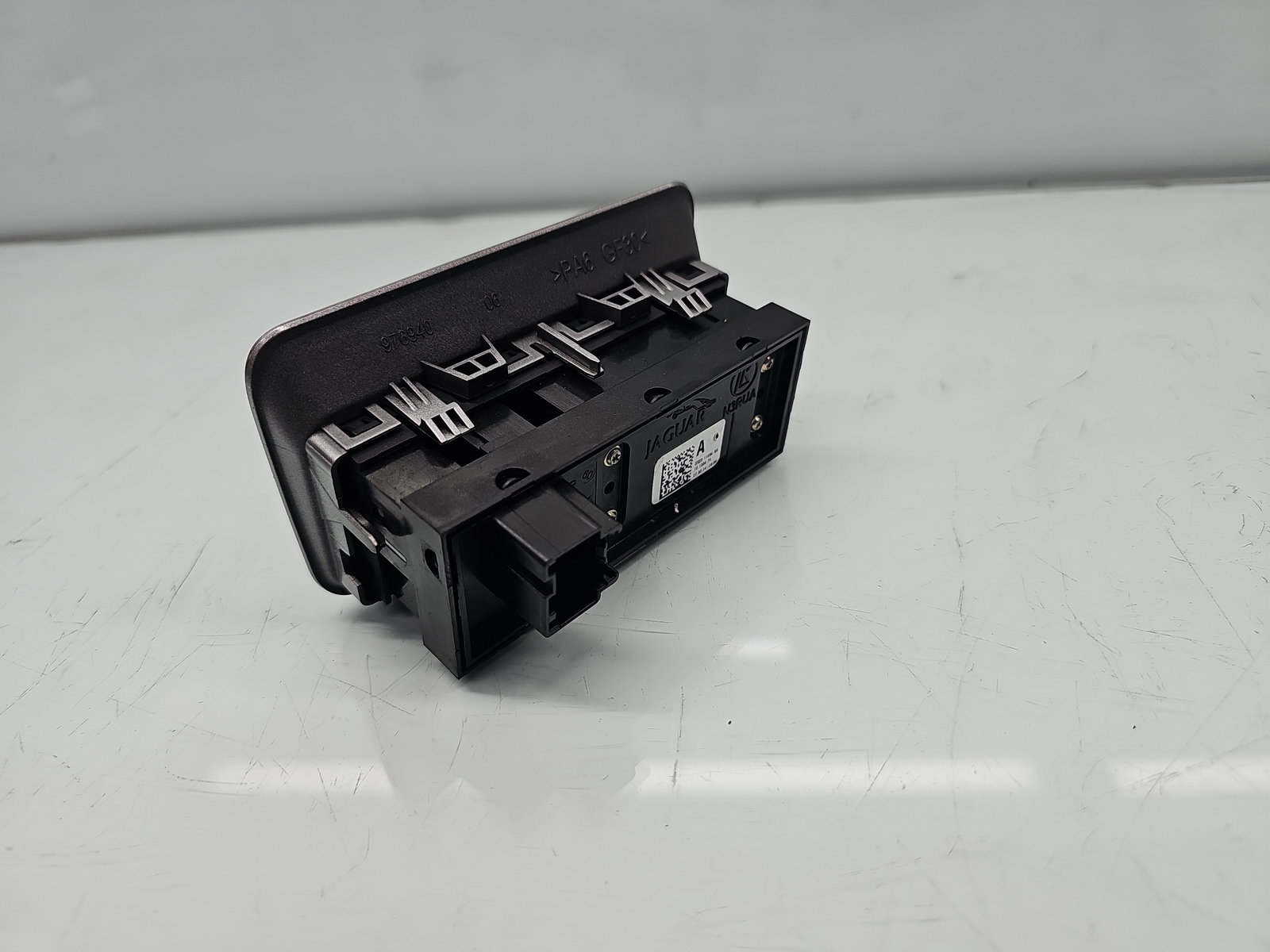 Buton deschidere portbagaj Jaguar XF (X250) [Fabr 2008-2015] Facelift DX23 11654 AA - imagine 2