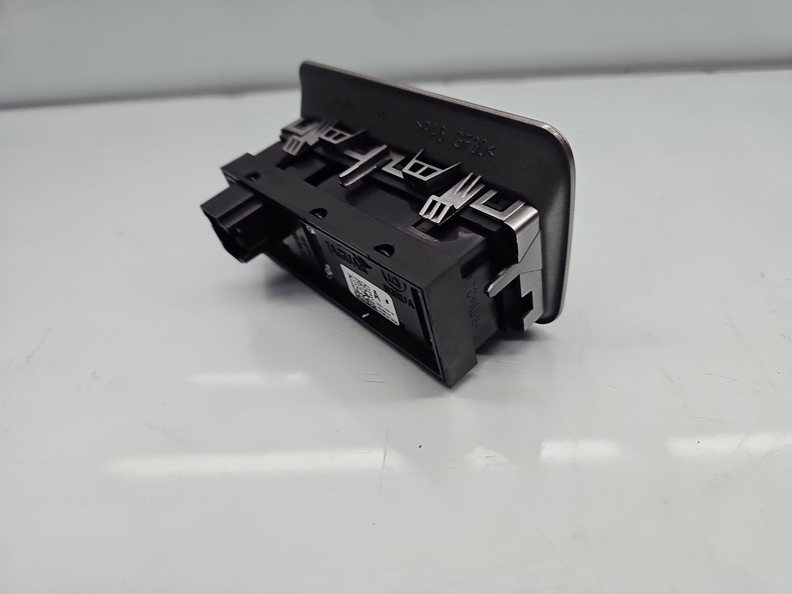 Buton deschidere portbagaj Jaguar XF (X250) [Fabr 2008-2015] Facelift DX23 11654 AA - imagine 3