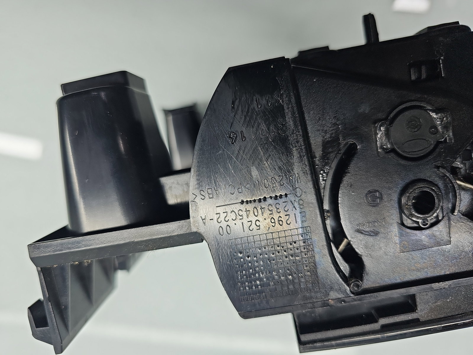 Suport pahare Jaguar XF (X250) [Fabr 2008-2015] Facelift 8X2354045C22-A - imagine 7