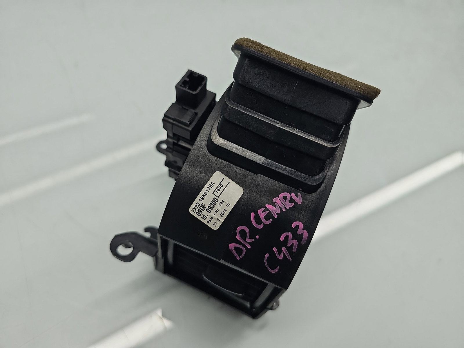 Grila aerisire centrala dreapta Jaguar XF (X250) [Fabr 2008-2015] Facelift EX23 19K617BA - imagine 5