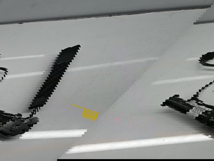 Capsa centura dreapta fata Jaguar XF (X250) [Fabr 2008-2015] Facelift AW83-F61202-AD