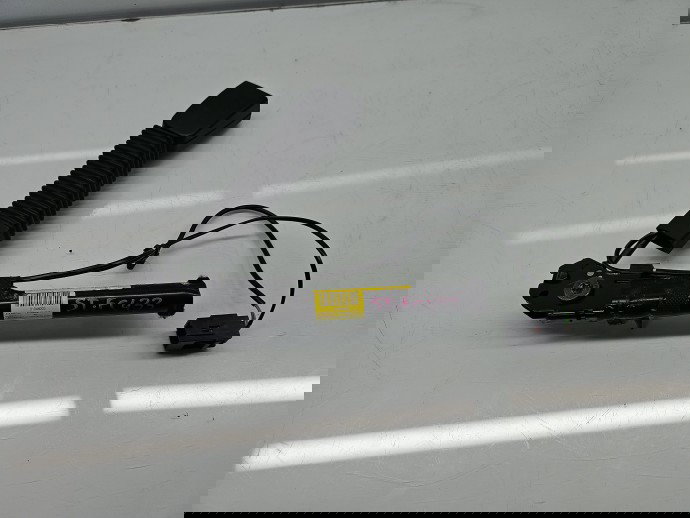 Capsa centura stanga fata Jaguar XF (X250) [Fabr 2008-2015] Facelift AW83-F61203-AD