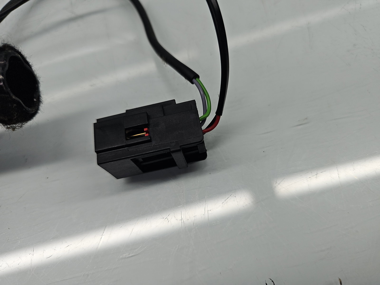 Capsa centura stanga fata Jaguar XF (X250) [Fabr 2008-2015] Facelift AW83-F61203-AD - imagine 2