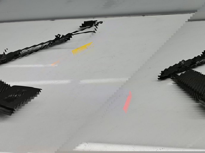 Capsa centura stanga fata Jaguar XF (X250) [Fabr 2008-2015] Facelift AW83-F61203-AD