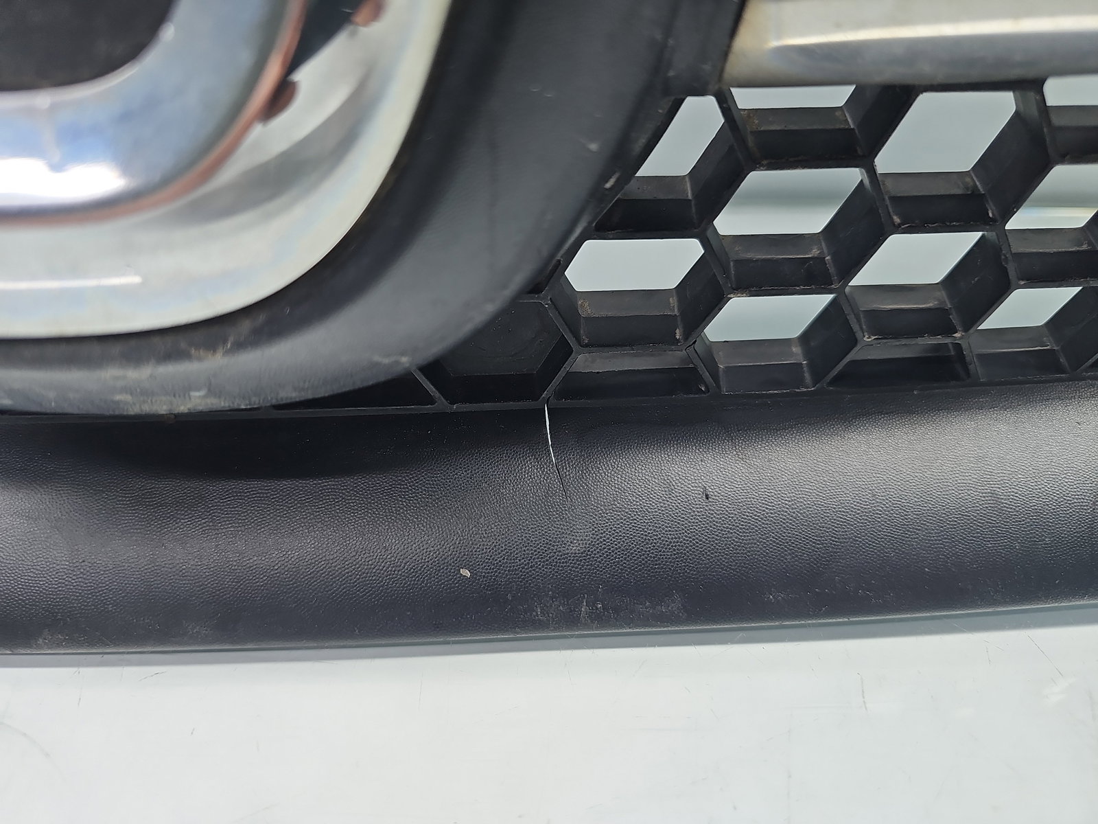 Grila bara fata Dacia Logan MCV 2 [Fabr 2013-2022] Break 623103971R - imagine 2