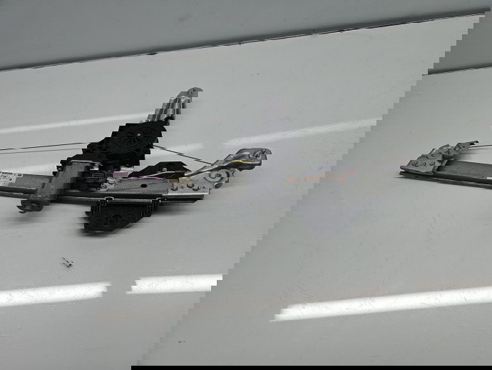 Macara electrica geam stanga spate Dacia Logan II MCV BK (K52) [Fabr 2013-2022] Break 827211031R