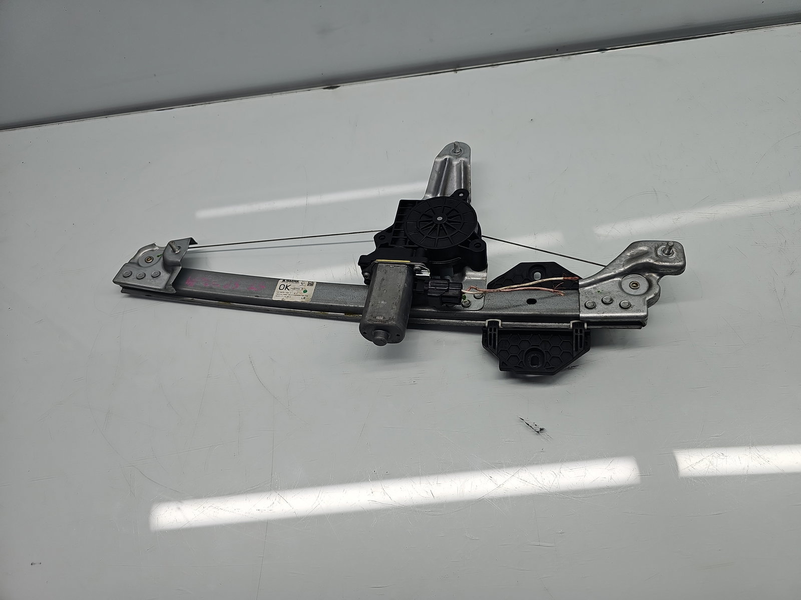 Macara electrica geam stanga spate Dacia Logan II MCV BK (K52) [Fabr 2013-2022] Break 827211031R - imagine 3