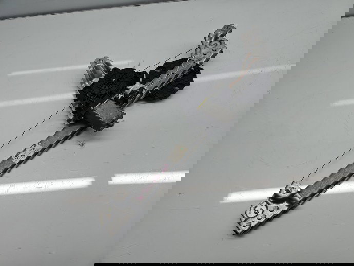 Macara electrica geam stanga spate Dacia Logan II MCV BK (K52) [Fabr 2013-2022] Break 827211031R