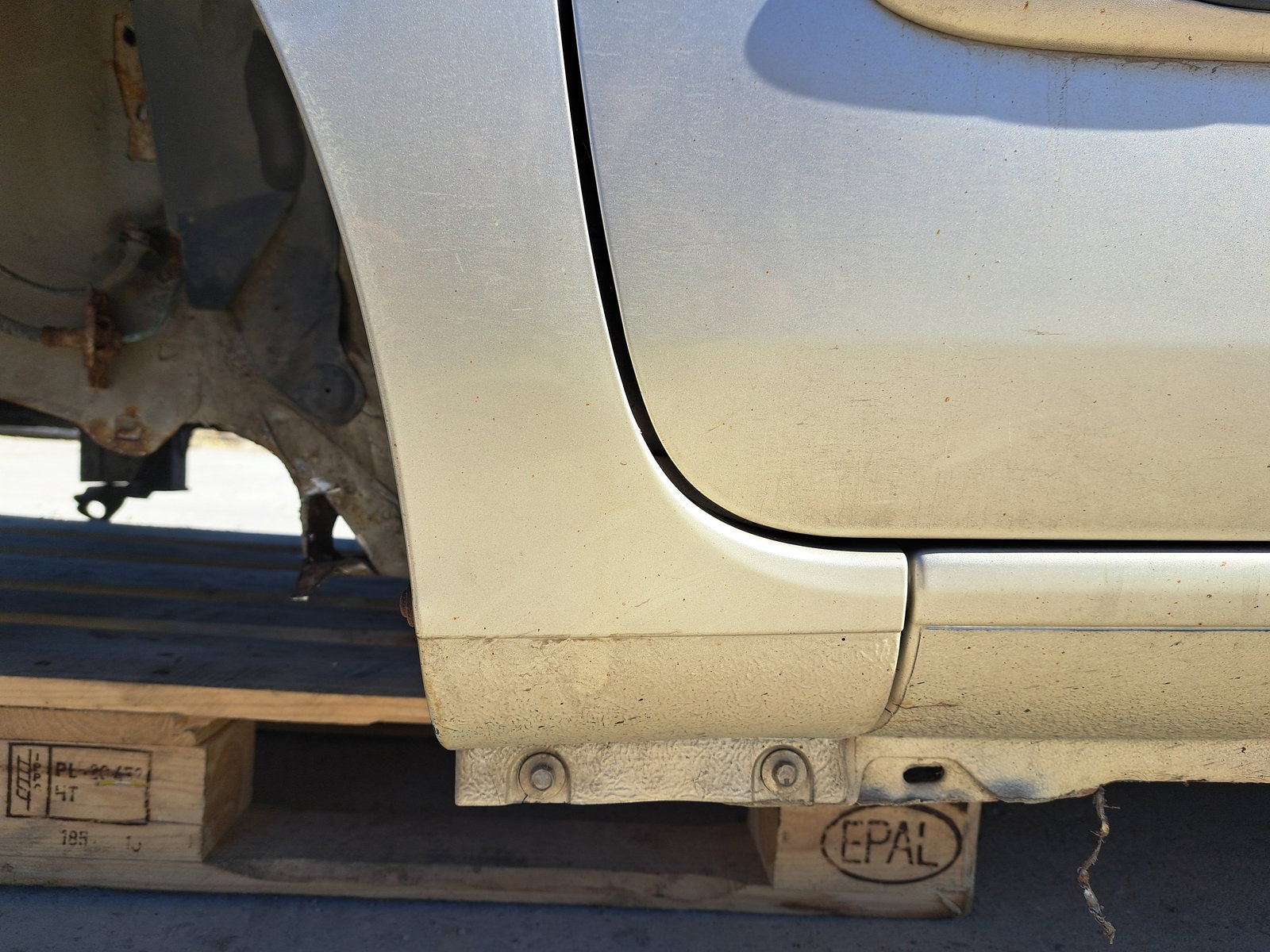 Aripa stanga fata Renault Symbol / Thalia [Fabr 1998-2007] Berlina Galben - imagine 2