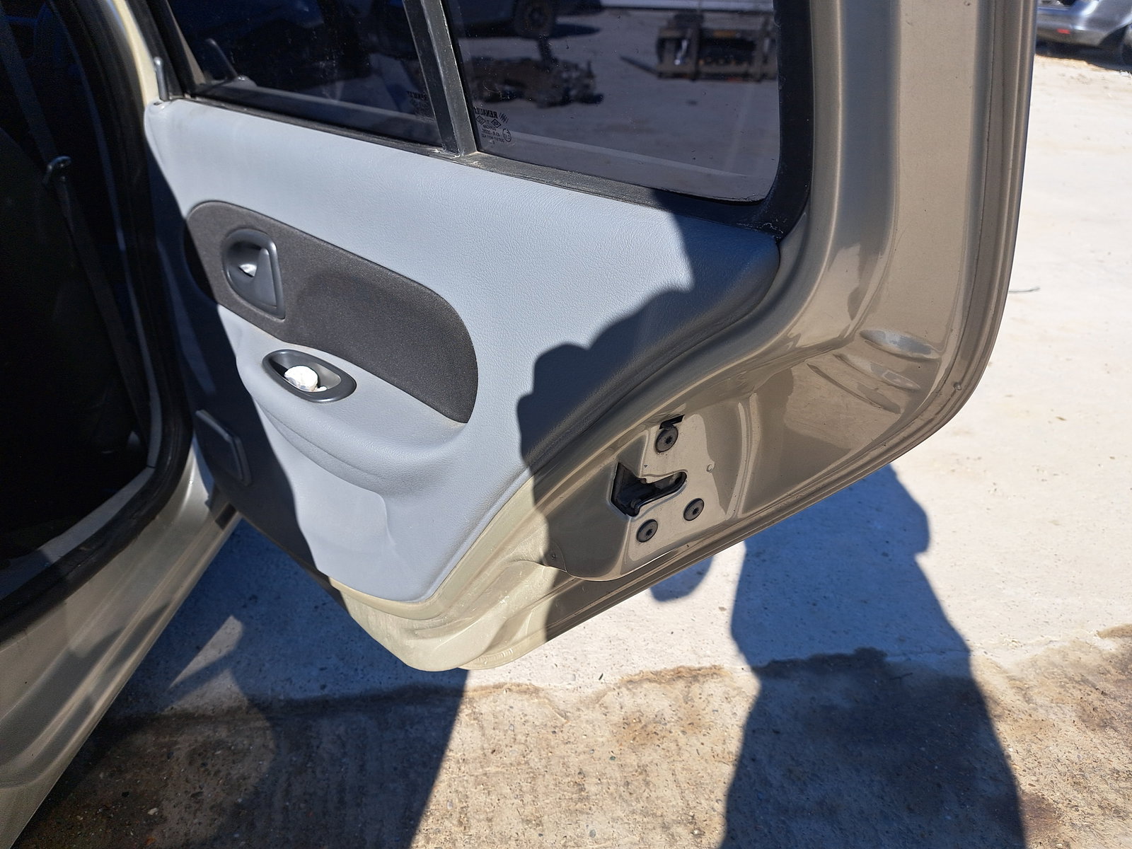 Usa dreapta spate Renault Symbol / Thalia [Fabr 1998-2007] Berlina Galben - imagine 3