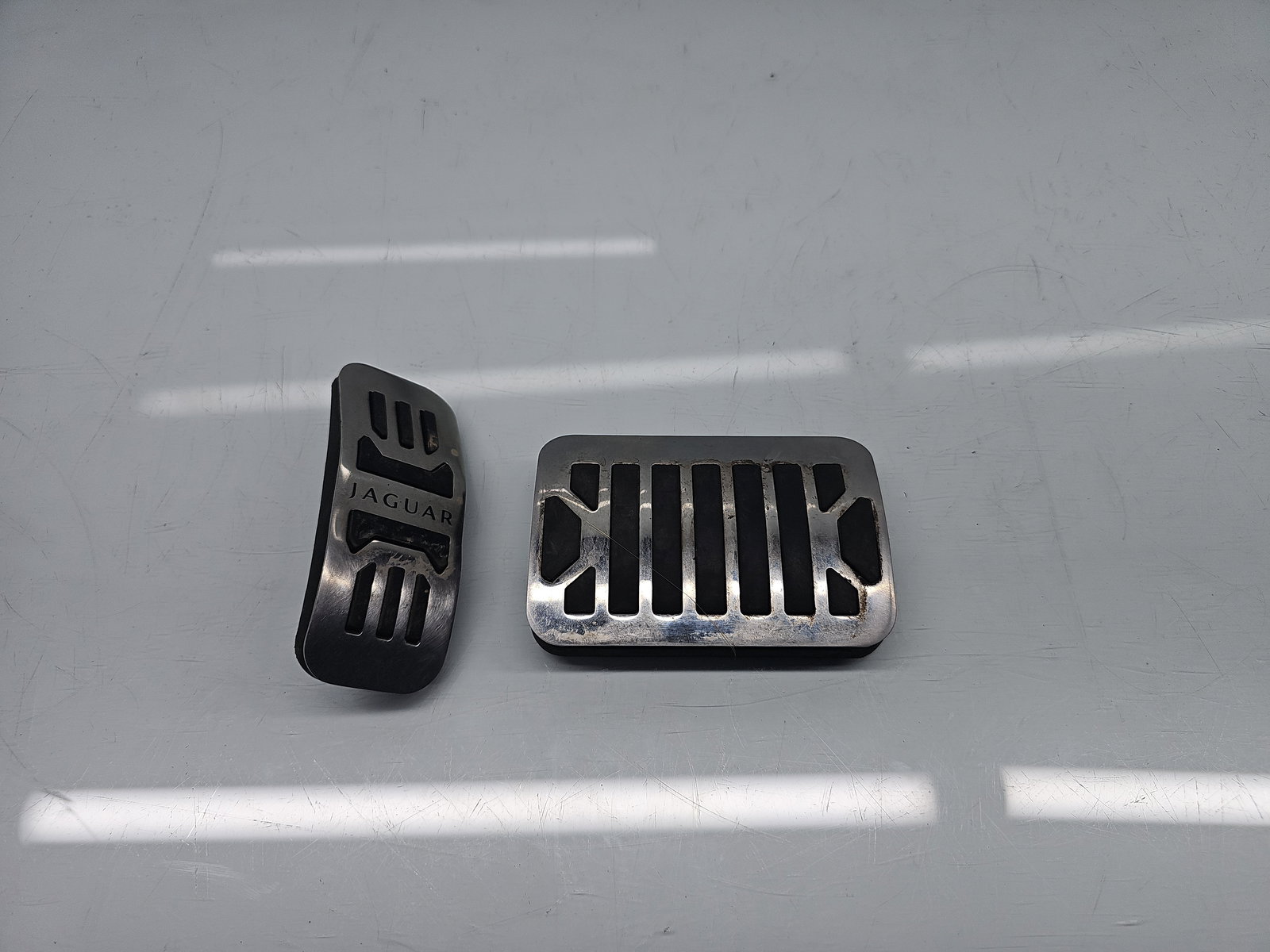 Set ornamente pedale Jaguar XF (X250) [Fabr 2008-2015] Facelift OEM - imagine 1