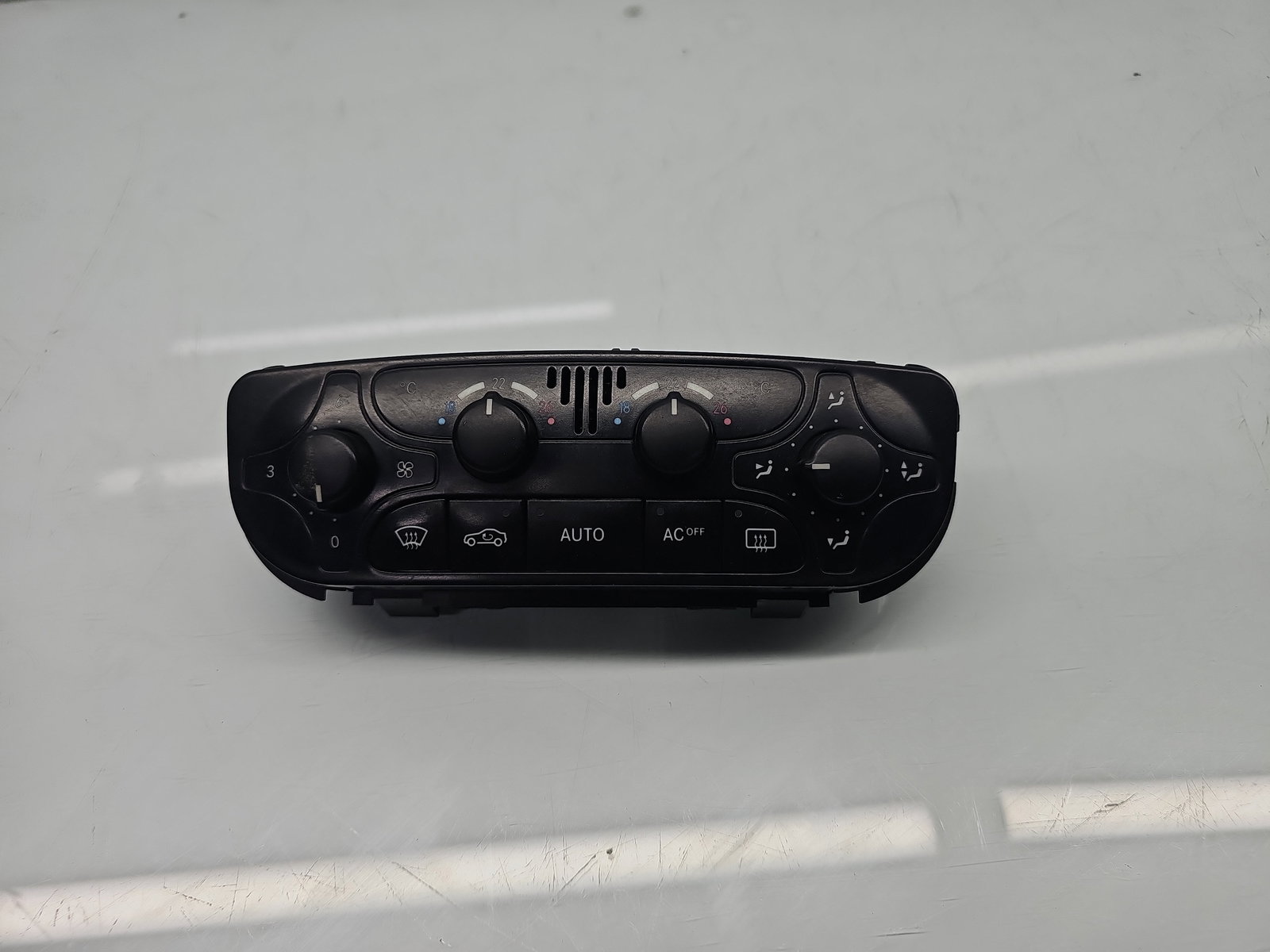 Panou comanda clima Mercedes Clasa C (W203) [Fabr 2000-2007] A2098300085 - imagine 1