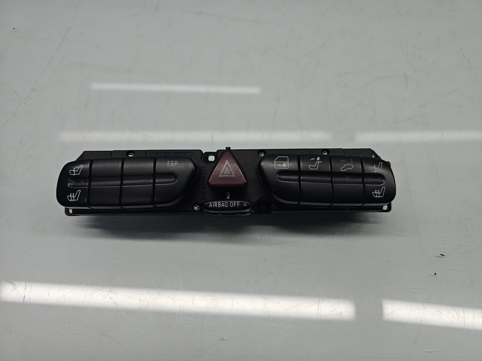 Butoane comenzi consola centrala Mercedes Clasa C (W203) [Fabr 2000-2007] 2038215858 - imagine 1