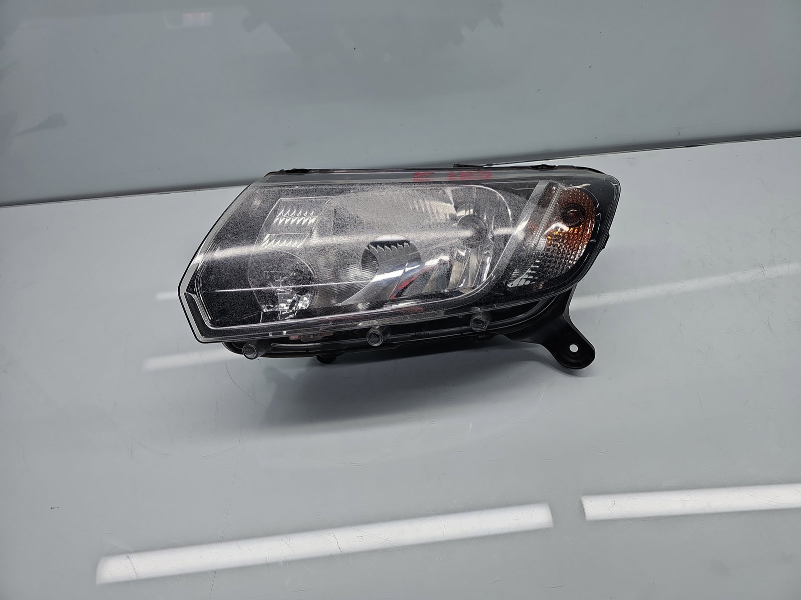 Far stanga Dacia Logan MCV 2 [Fabr 2013-2022] Break 26060411R - imagine 1