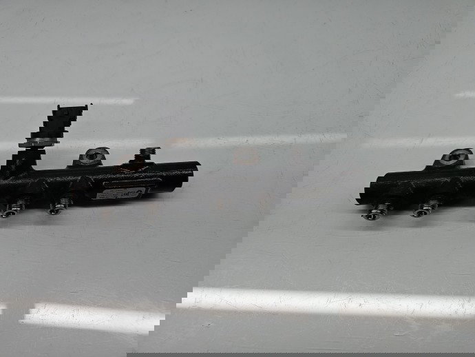 Rampa injectoare Dacia Logan MCV 2 [Fabr 2013-2022] 175215346R 1.5 dCi K9K792 66KW / 90CP