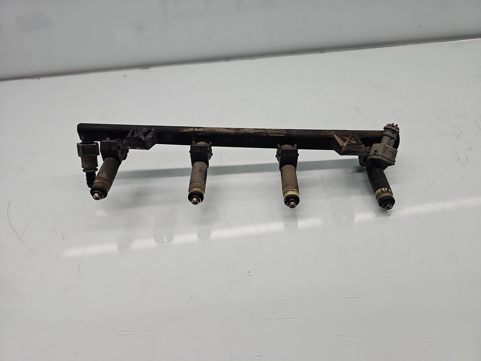 Rampa injectoare Renault Symbol / Thalia [Fabr 1998-2007] 8200494284 1.4 Benz K7J-A7 55KW / 75CP - imagine 2