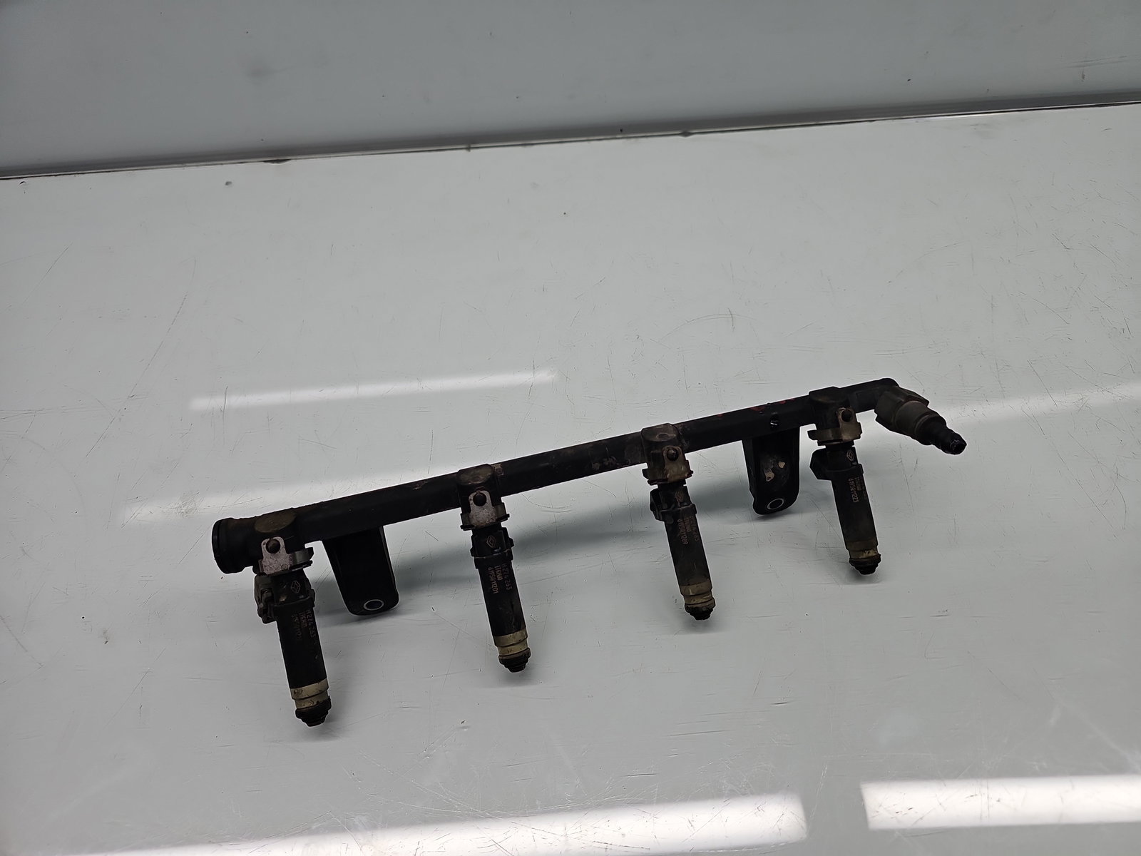 Rampa injectoare Renault Symbol / Thalia [Fabr 1998-2007] 8200494284 1.4 Benz K7J-A7 55KW / 75CP - imagine 4