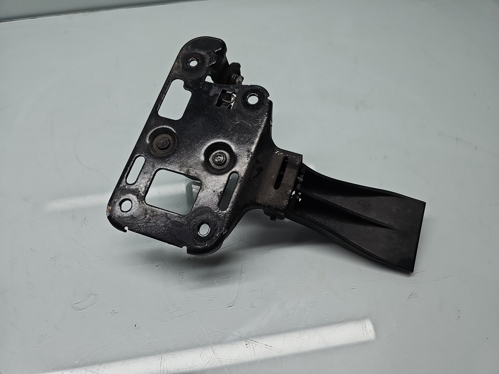 Maner deschidere capota AUDI A5 Cabriolet (8F7) [Fabr 2009-2015] 8T0823480 - imagine 2