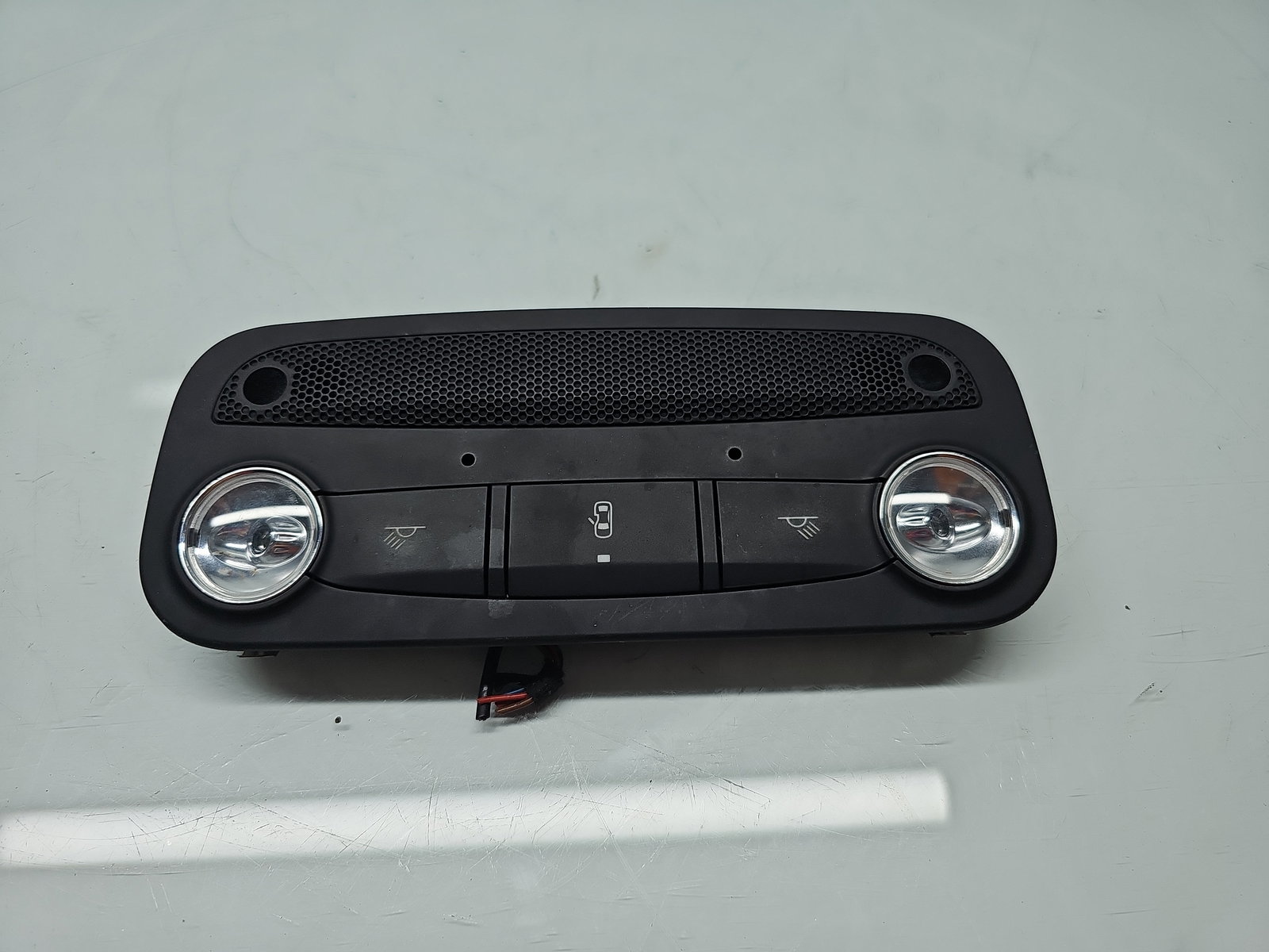 Plafoniera spate AUDI A5 Cabriolet (8F7) [Fabr 2009-2015] 8P7951177 - imagine 1