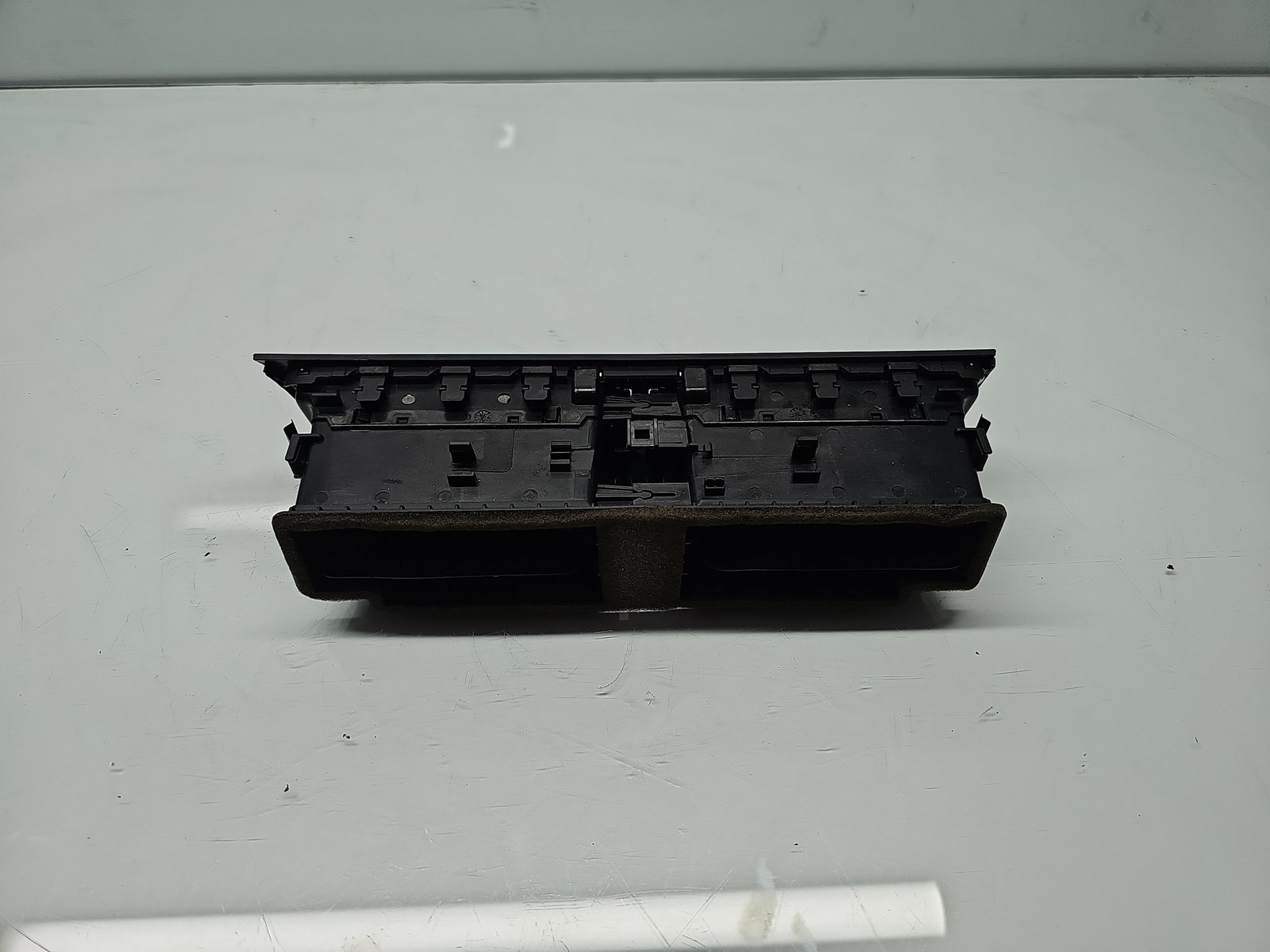 Grila aerisire centrala AUDI A5 Cabriolet (8F7) [Fabr 2009-2015] 8T2820951B - imagine 2