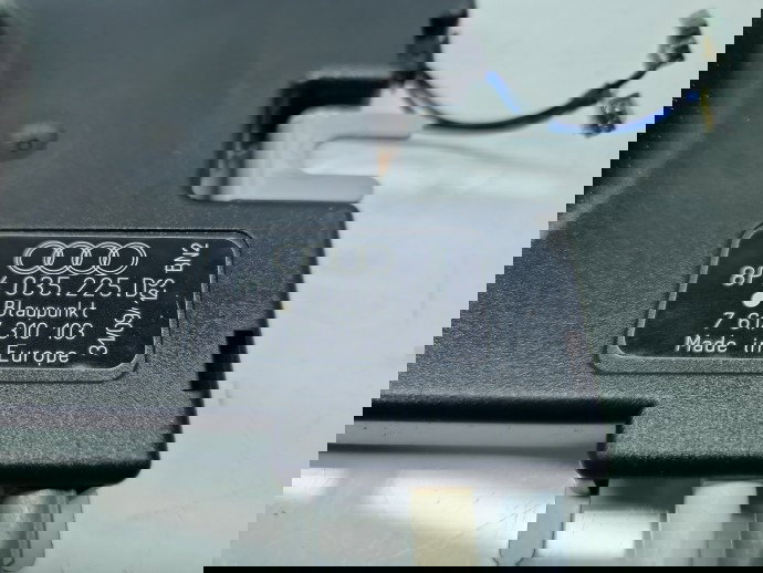 Amplificator antena AUDI A3 (8P1) [Fabr 2003-2012] 8P4035225D