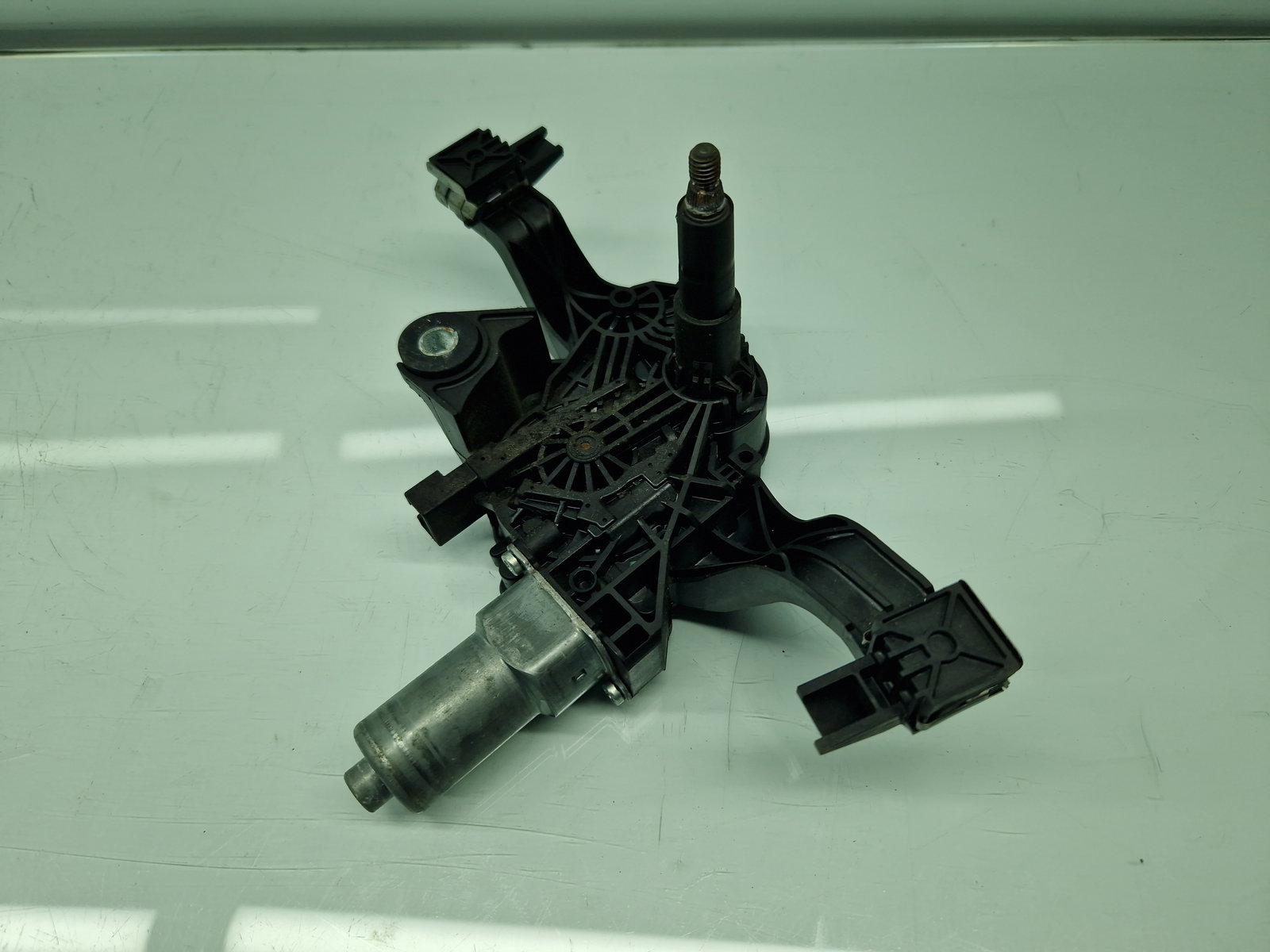 Motoras stergator haion Opel Corsa E [Fabr 2014-prezent] 13443959 - imagine 1