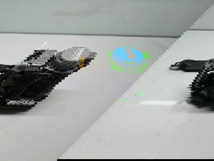 Centura stanga fata AUDI A5 Cabriolet (8F7) [Fabr 2009-2015] 8F1857705