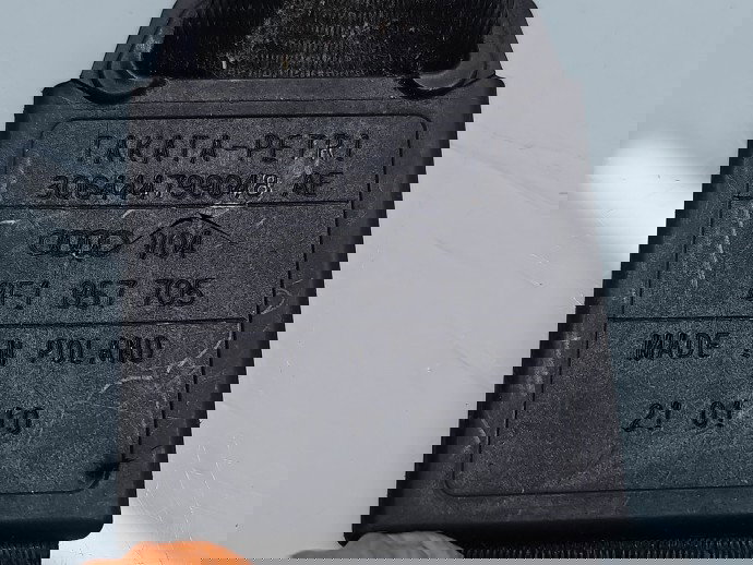 Centura stanga fata AUDI A5 Cabriolet (8F7) [Fabr 2009-2015] 8F1857705