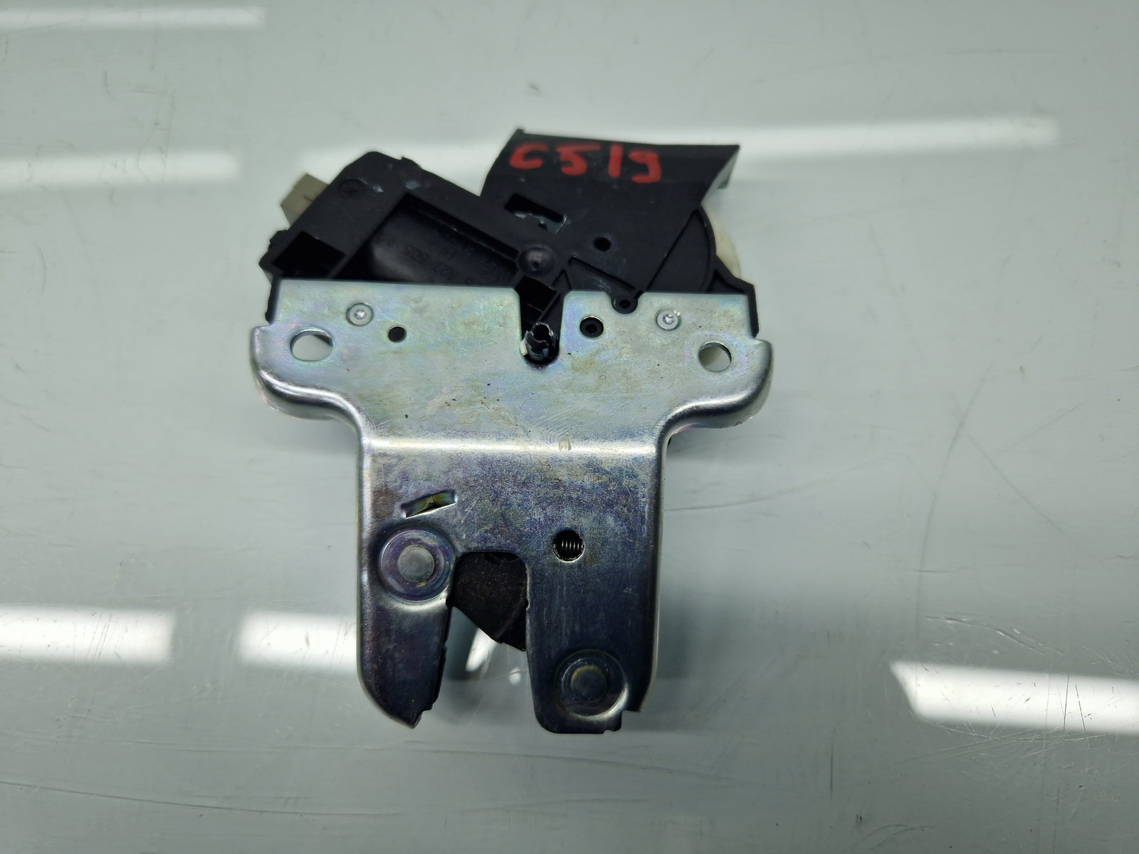 Broasca haion Volkswagen Passat CC (358) Facelift [Fabr 2012-2016] 4F5827505D - imagine 1