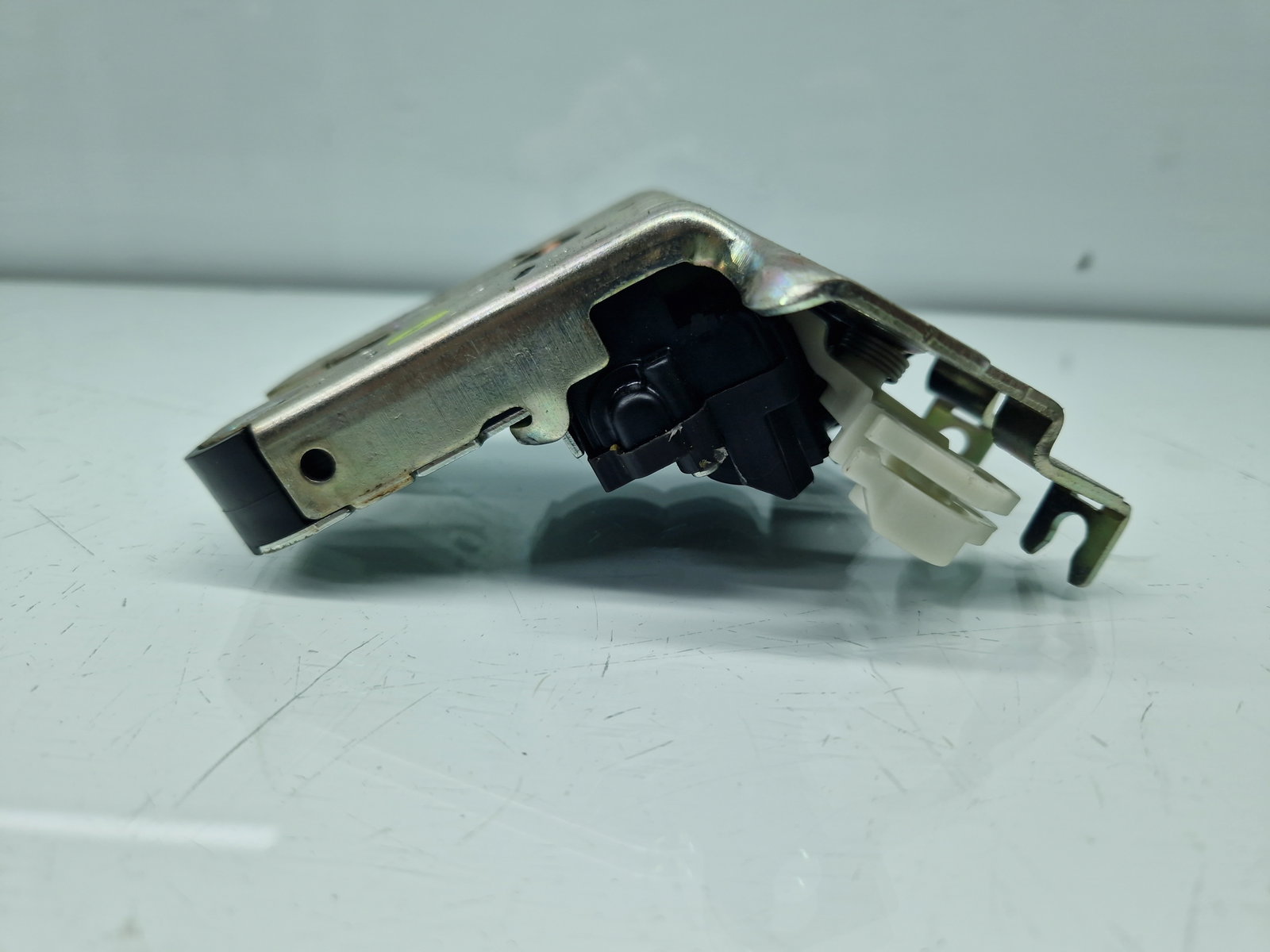 Broasca haion Volkswagen Passat B8 (3G2) [Fabr 2015-prezent] 3G0827503 - imagine 4