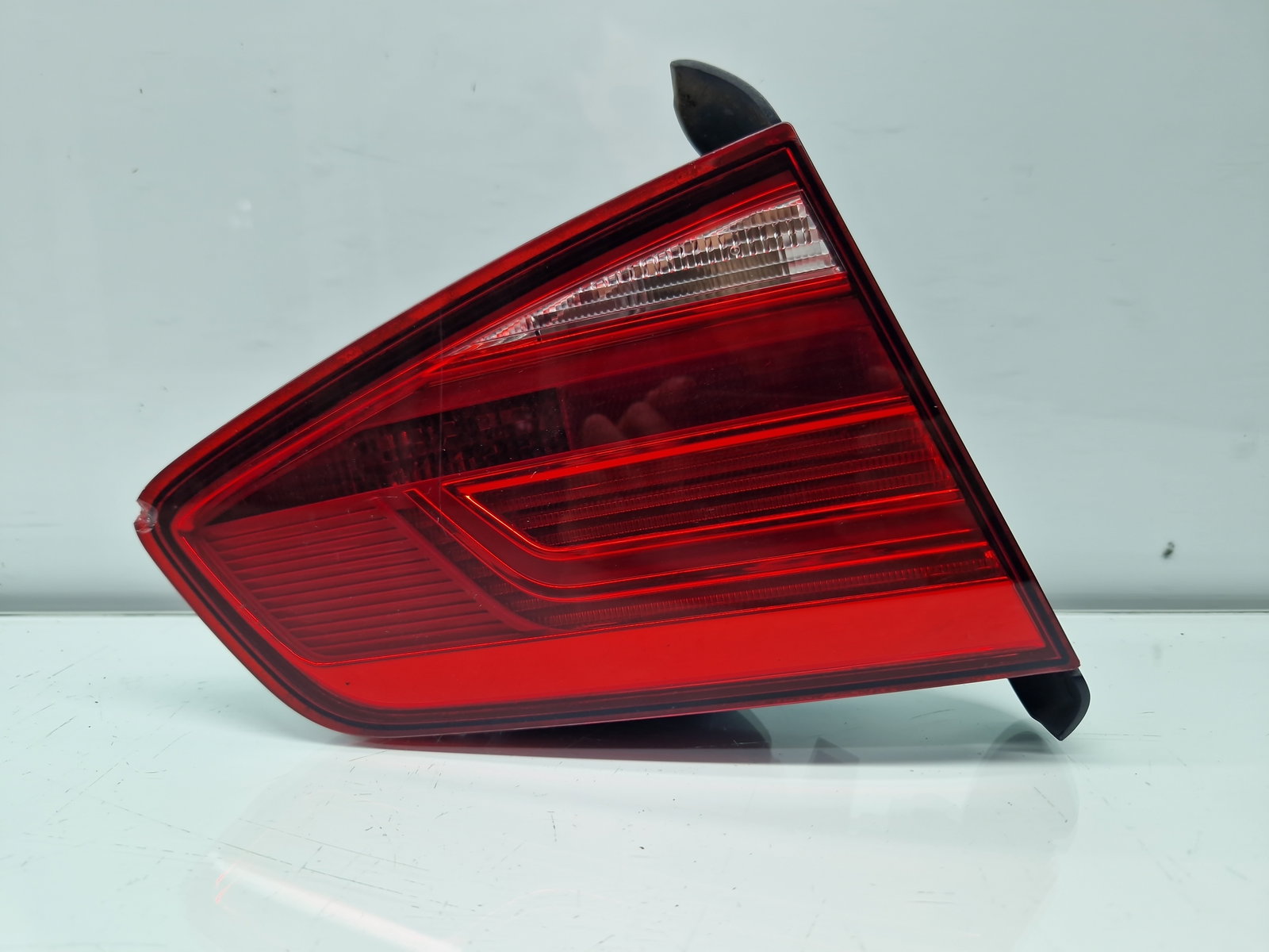 Stop haion stanga Volkswagen Passat B8 (3G2) [Fabr 2015-prezent] OEM - imagine 1