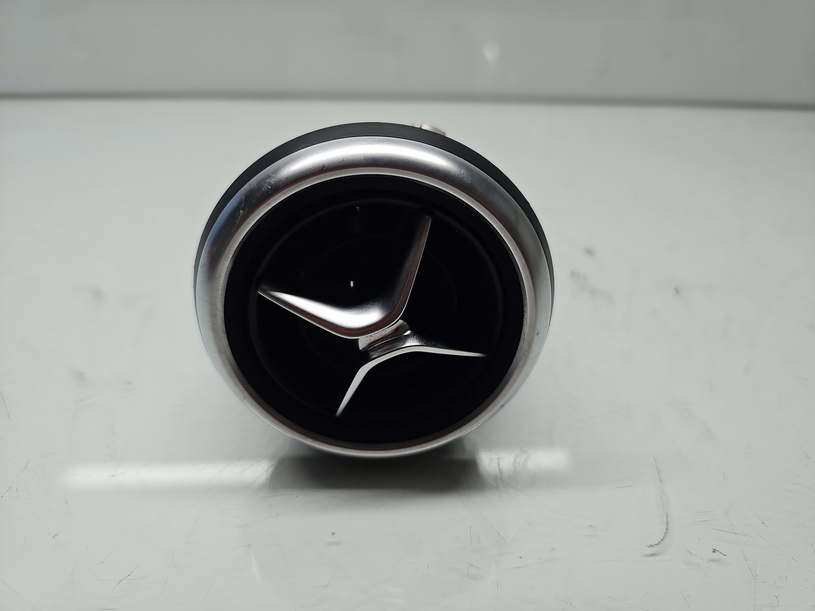 Grila aerisire stanga Mercedes Clasa A (W176) [Fabr 2012-2018] A1768300354 - imagine 1