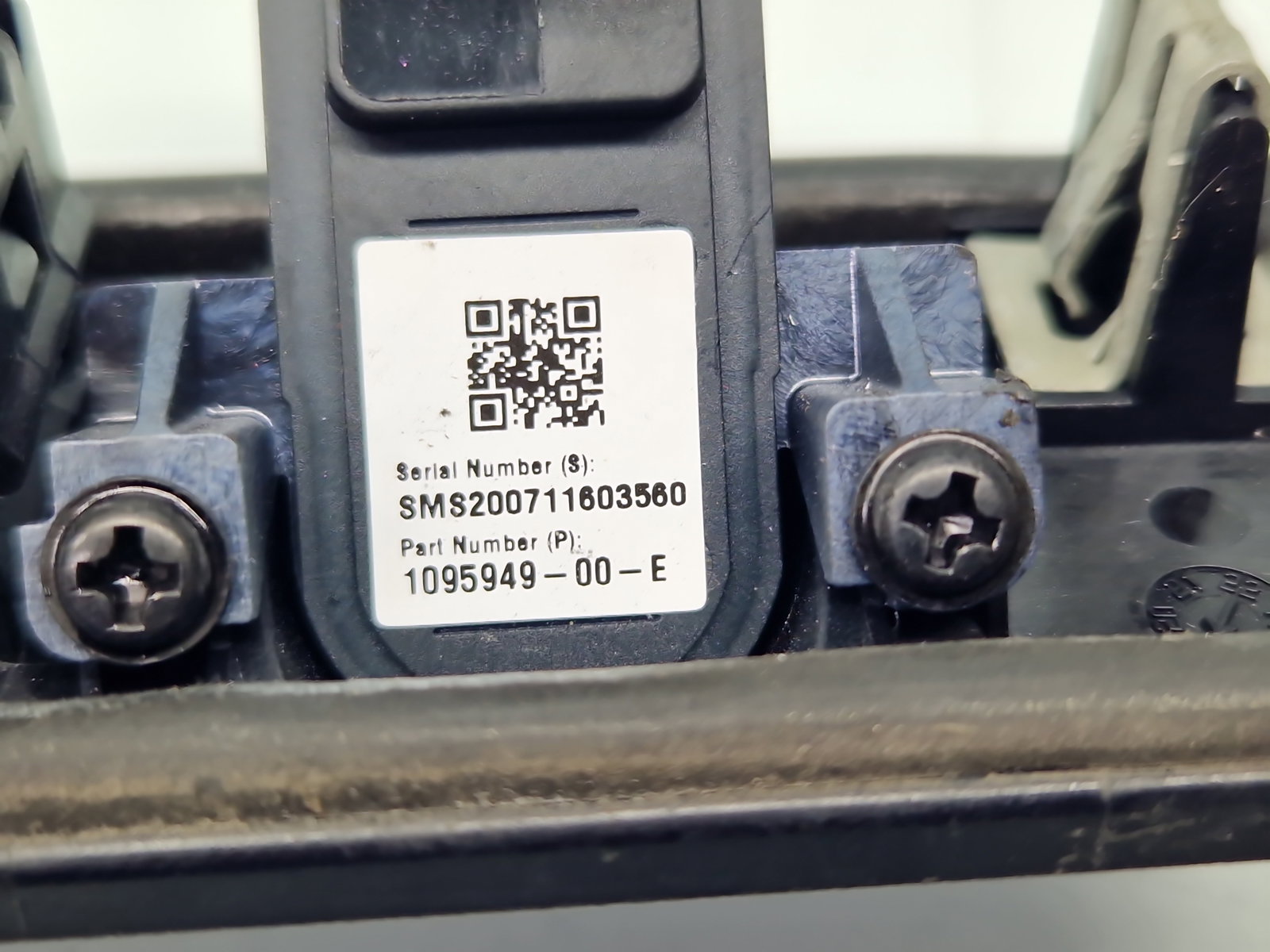 Buton deschidere haion TESLA Model 3 [Fabr 2020-2025] 1095949-00-E - imagine 6