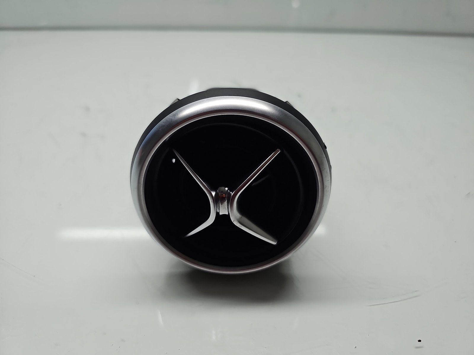 Grila aerisire centrala Mercedes Clasa A (W176) [Fabr 2012-2018] A1768300754 - imagine 1