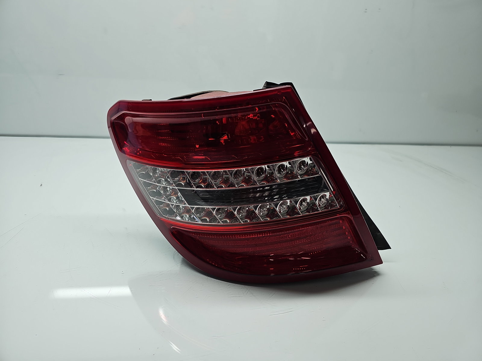 Stop aripa stanga Mercedes Clasa C (W204) [Fabr 2007-2014] A2048203964 - imagine 1