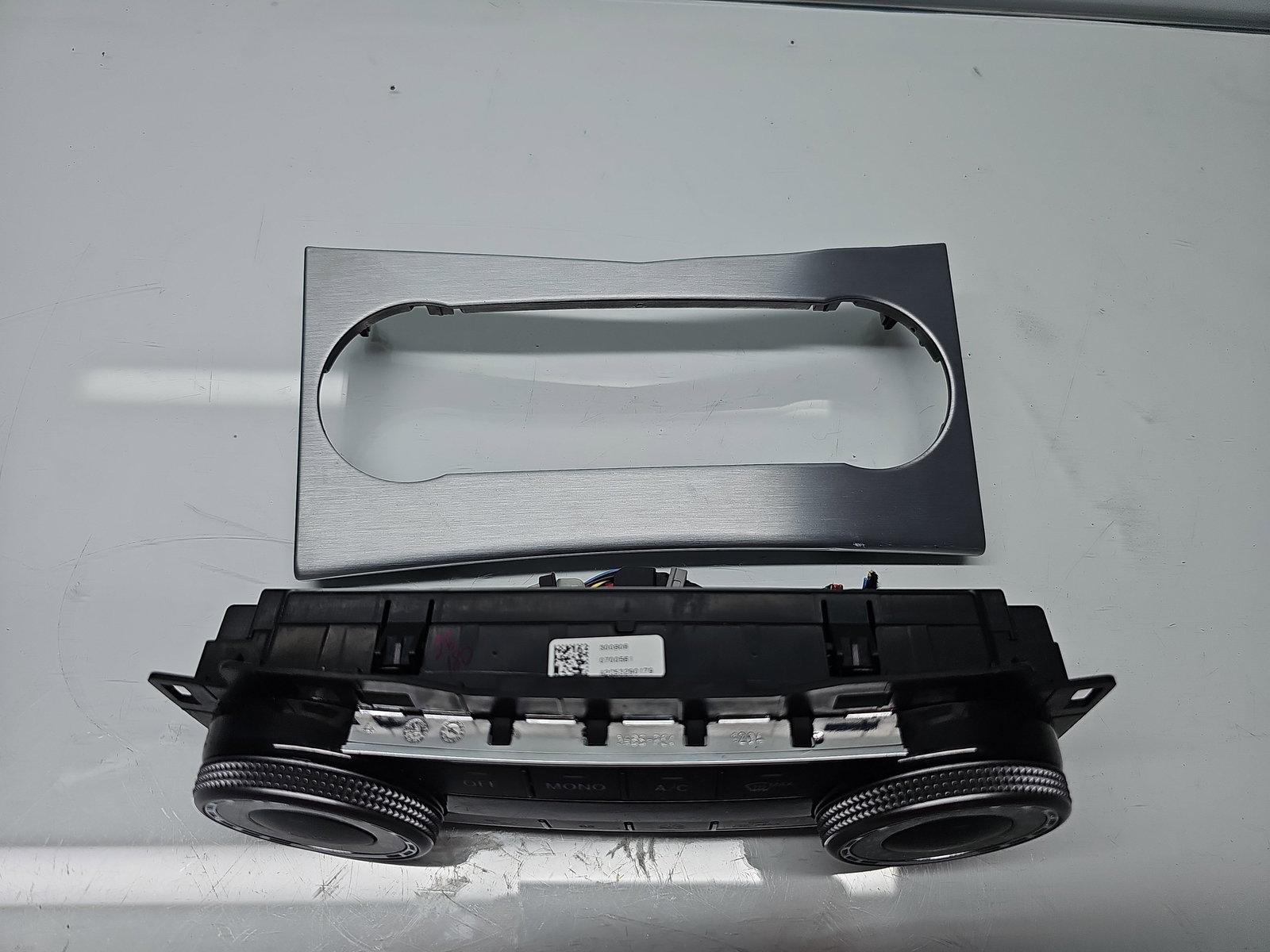 Panou comanda clima Mercedes Clasa C (W204) [Fabr 2007-2014] 2048300590 - imagine 2