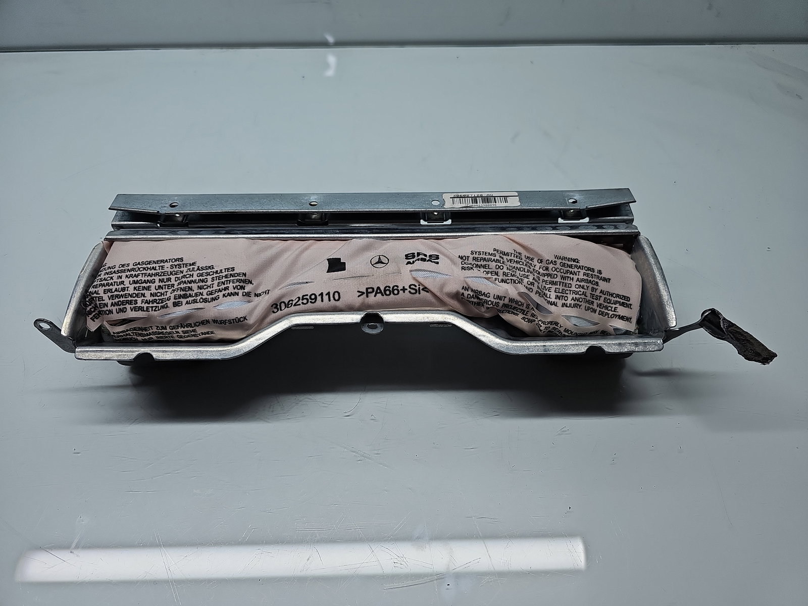 Airbag genunchi Mercedes Clasa C (W204) [Fabr 2007-2014] 306026999-AR - imagine 1