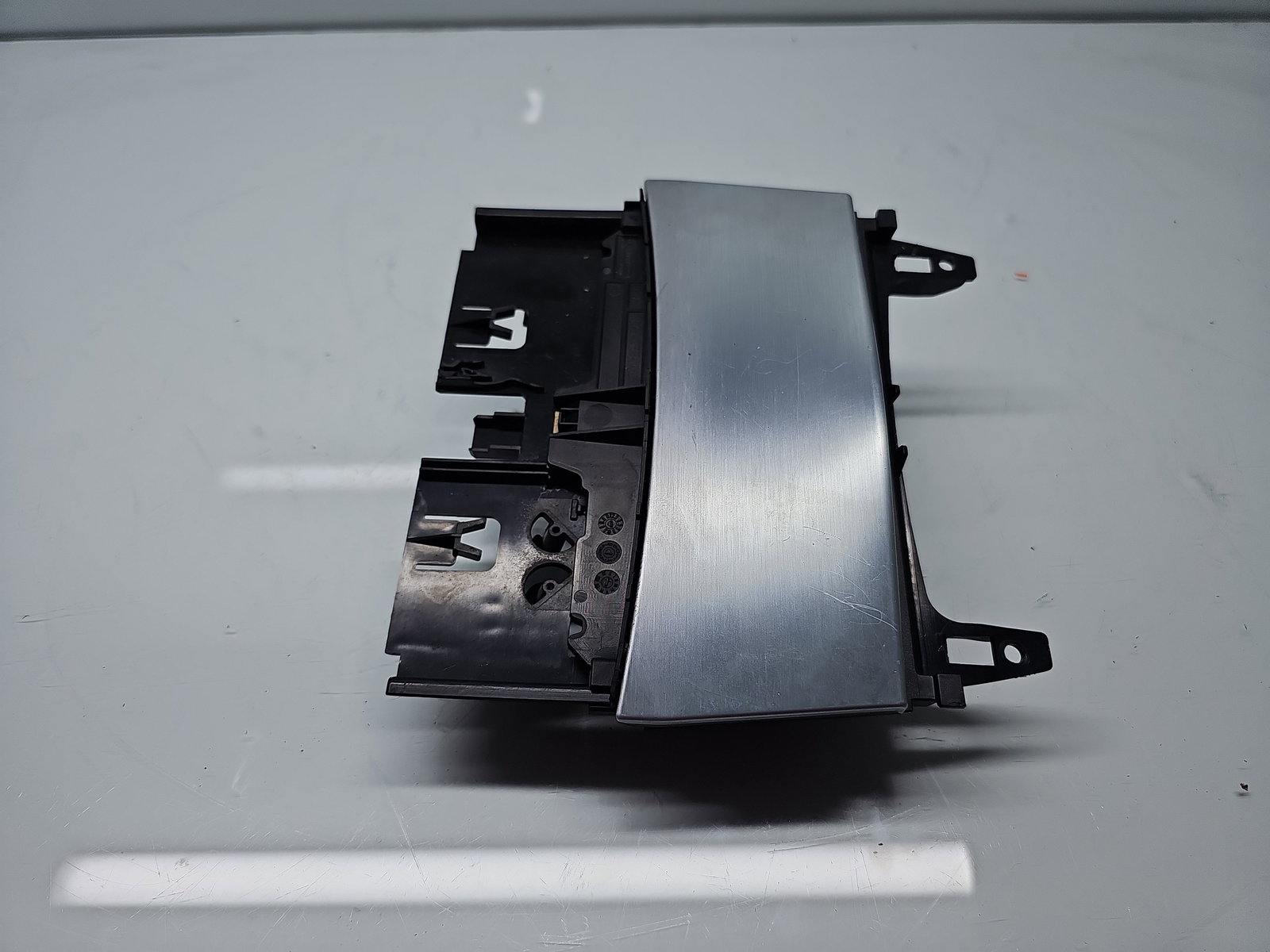 Scrumiera Mercedes Clasa C (W204) [Fabr 2007-2014] A2046801350 - imagine 2